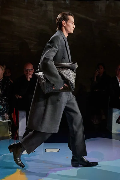 Look 23
